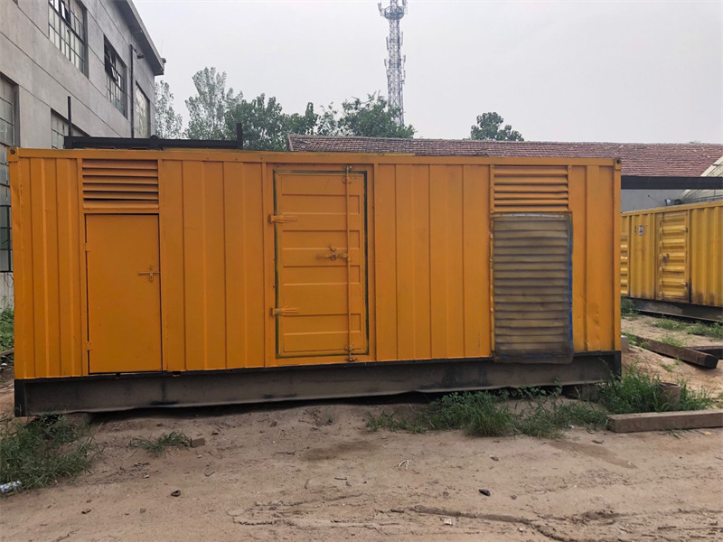 向阳街道柴油发电机如何判断新机油是否已经完全充满机油滤清器？